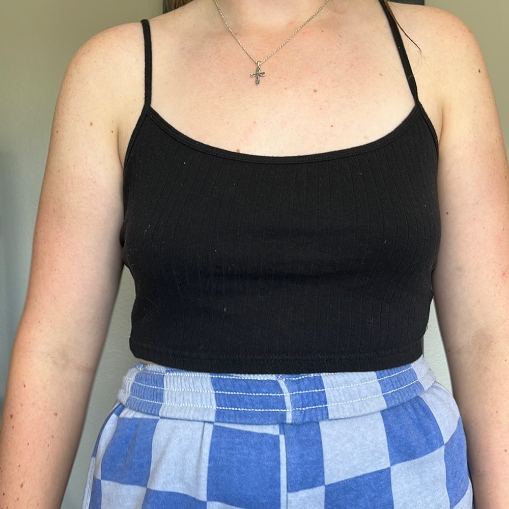 Black cropped tank top